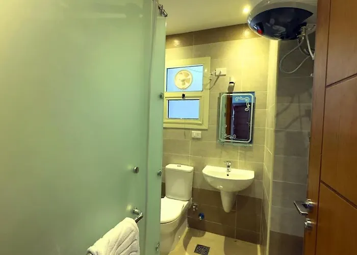 Elegant With & Pool Access Apartamento Hurghada