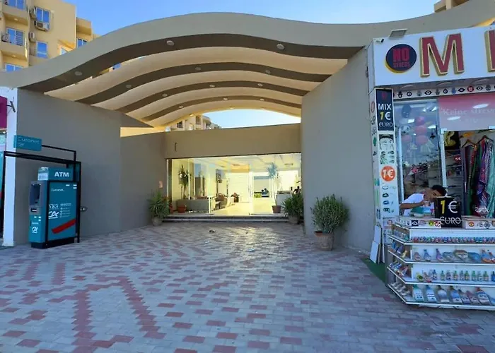 Elegant With & Pool Access