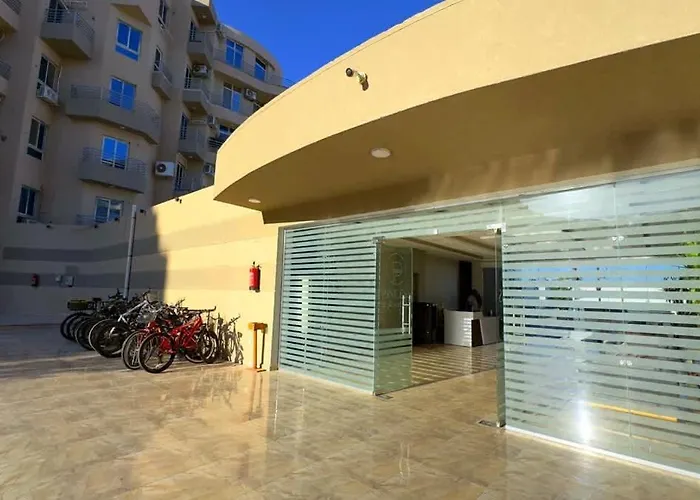 Apartamento Elegant With & Pool Access