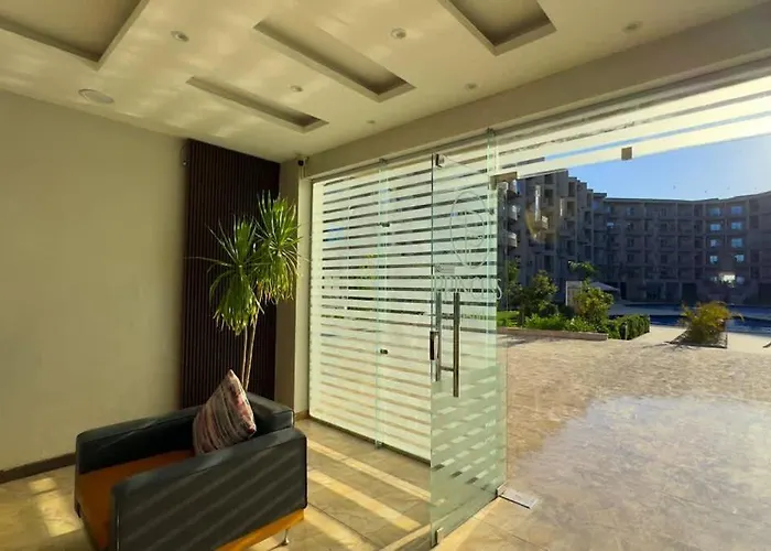 Apartamento Elegant With & Pool Access